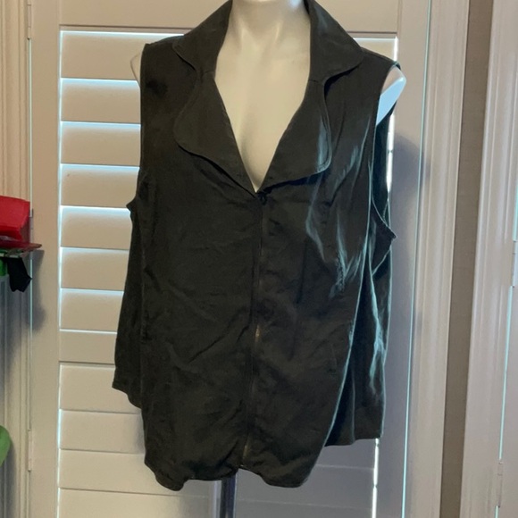 Cato Women's Charcoal Sleeveless Blouse - Picture 1 of 8